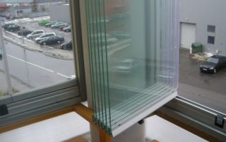 Безрамне скління балкона: фото і відгуки